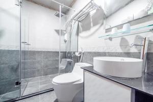 Phòng Đôi Hướng Hồ (Lake View - Double Room)