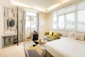 Phòng Đôi Cao Cấp (Superior Double Room)