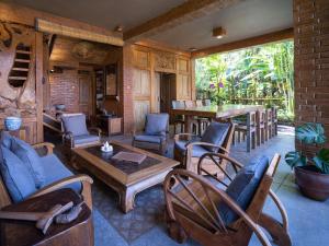 Biệt Thự 3 Phòng Ngủ (Three-Bedroom Villa)