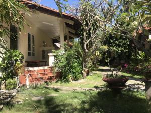Phòng 4 người nhìn ra vườn (Quadruple Room with Garden View)