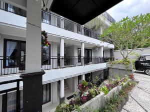 Phòng Có Giường Cỡ Queen Với Ban Công (Queen Room with Balcony)
