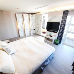 Phòng Giường Đôi có Ban công và Nhìn ra Biển (Double Room with Balcony and Sea View)