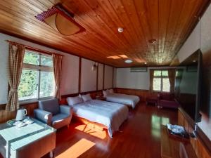 Phòng 4 Người (Quadruple Room)