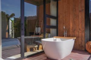 Double Room with Mountain View and Bath