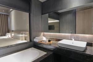 Phòng Deluxe 4 người (Deluxe Quadruple Room)