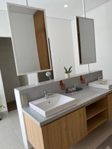 Biệt Thự Có Hồ Bơi Riêng (Villa with Private Pool)