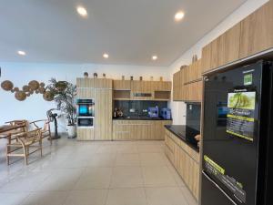 Biệt Thự Có Hồ Bơi Riêng (Villa with Private Pool)