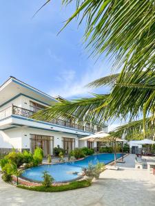 Phòng Có Giường Cỡ King Nhìn Ra Hồ Bơi (King Room with Pool View)