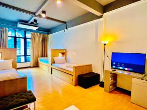 Phòng Hạng Tiết kiệm Cho 4 Người (Economy Quadruple Room)