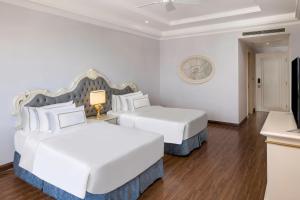 Phòng Hảo Hạng Hướng Núi Hai Phòng Ngủ (Two Bedroom Premium Mountain View)