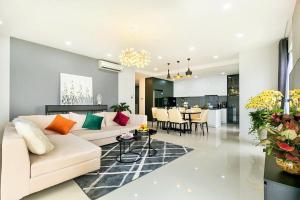 Căn Hộ 3 Phòng Ngủ (Three-Bedroom Apartment)