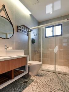 Phòng Deluxe Giường Đôi Có Ban Công (Deluxe Double Room with Balcony)