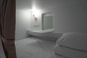 Giường Trong Phòng Tập Thể Cả Nam và Nữ 10 Giường (Bed in 10 Bed Mixed Dormitory)