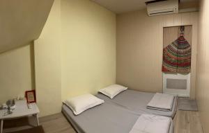 Phòng Giường Đôi/2 Giường Đơn Có Phòng Tắm Riêng (Double or Twin Room with Private Bathroom)