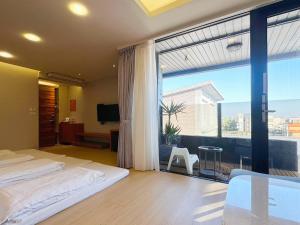 Phòng Gia Đình (4 Người Lớn) (Family Room (4 Adults))