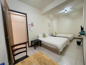 Phòng gia đình với phòng tắm riêng. (Family Room with Private Bathroom)