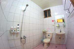 Phòng Giường Đôi Có Phòng Tắm Riêng (Double Room with Private Bathroom)