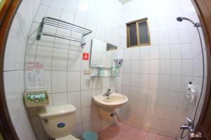 Phòng Giường Đôi Có Phòng Tắm Riêng (Double Room with Private Bathroom)