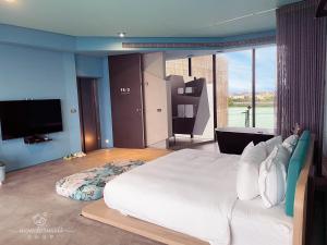Deluxe Double Room with Balcony - Non-Smoking
