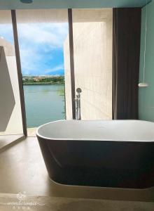 Deluxe Double Room with Balcony - Non-Smoking