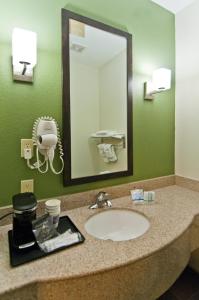 King Suite room in Sleep Inn & Suites Bush Intercontinental - IAH East