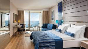 1 King Bed Junior Suite Sofa Bed Sea View room in Crowne Plaza Florya Istanbul