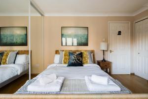 Two-Bedroom Apartment room in The Fulham Villas