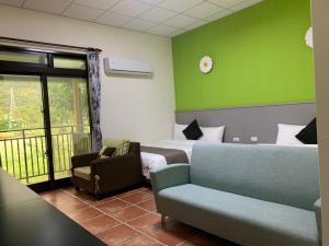 Phòng 4 Người Có Ban Công (Quadruple Room with Balcony)