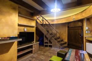 Phòng gia đình với phòng tắm riêng. (Family Room with Private Bathroom)