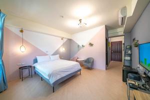 Phòng Deluxe Giường Đôi Có Ban Công (Deluxe Double Room with Balcony)