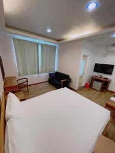 205 Double Room with Mountain View