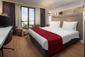 Large Double or Twin Room with City View room in WestCord Fashion Hotel Amsterdam