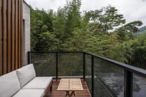 Phòng có giường cỡ King nhìn ra cảnh núi non (King Room with Mountain View)