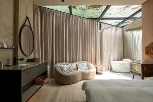 Phòng Giường Đôi Nhìn Ra Vườn (Double Room with Garden View)