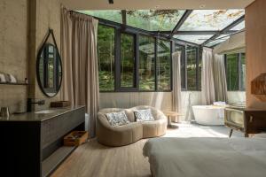Phòng Giường Đôi Nhìn Ra Vườn (Double Room with Garden View)