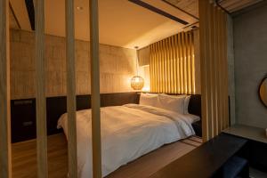 Phòng Deluxe Giường Đôi Có Vòi Sen (Deluxe Double Room with Shower)