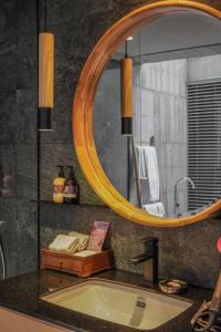 Phòng Deluxe Giường Đôi Có Bồn Tắm (Deluxe Double Room with Bath)
