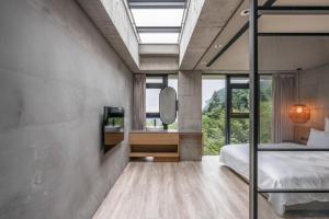 Phòng Deluxe Giường Đôi Có Vòi Sen (Deluxe Double Room with Shower)