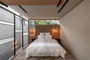 Phòng Deluxe Giường Đôi Có Bồn Tắm (Deluxe Double Room with Bath)