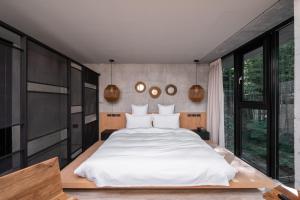 Suite Nhìn Ra Vườn (Suite with Garden View)