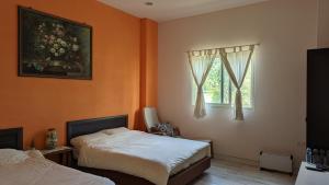 Phòng Giường Đôi/ 2 Giường Đơn với Phòng tắm Riêng Bên Ngoài (Double or Twin Room with Private External Bathroom)