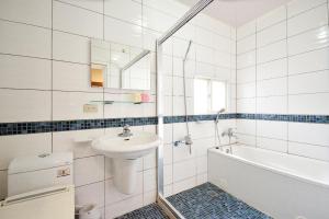 Suite Deluxe Có Giường Cỡ King (Deluxe King Suite)