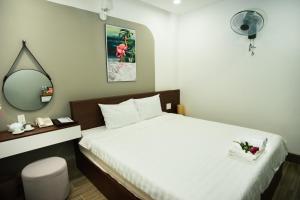 Phòng Tiêu Chuẩn Giường Lớn (Standard King Room)