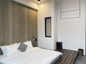 Phòng Có Giường Cỡ Queen Với Ban Công (Queen Room with Balcony)