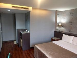 Phòng Tiêu Chuẩn Giường Đôi (Standard Double Room)