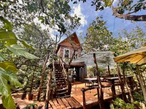 Biệt Thự Nhìn Ra Vườn (Villa with Garden View)