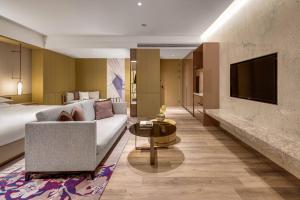 Premier Suite, Suite, 1 King, City view