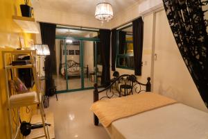 Phòng Giường Đôi Có Ban Công (Double Room with Balcony)