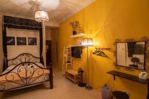 Phòng Giường Đôi Có Ban Công (Double Room with Balcony)