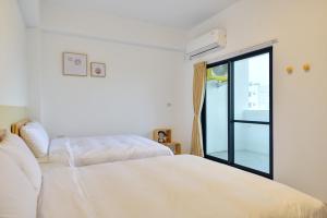 Phòng Cổ điển cho 4 người (Classic Quadruple Room with Balcony)
